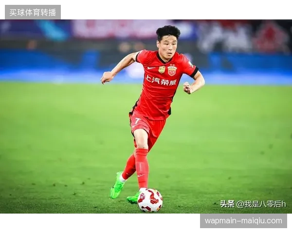 杨希以创纪录身价加盟上海海港,U23亚洲杯的出色表现使其成为冬窗最受瞩目的新星 杨希以创纪录身价加盟上海海港,U23亚洲杯的出色表现使其成为冬窗最受瞩目的新星